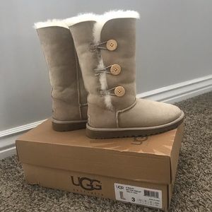 Bailey tall ugg boots size 3
